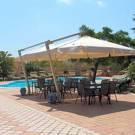 Giulia Bed & Breakfast 4*