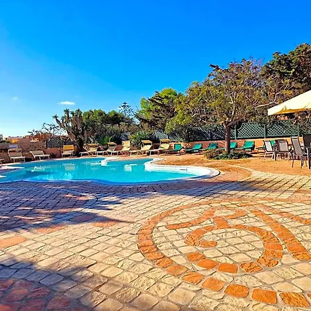 Giulia Bed & Breakfast 4*