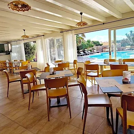 Couette-café Giulia 4*